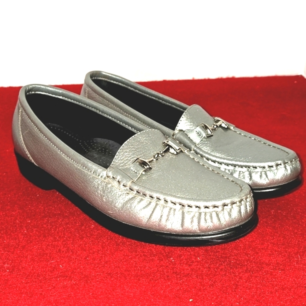 SAS Silver Metalic Leather Loafers Womens Size 6.5N